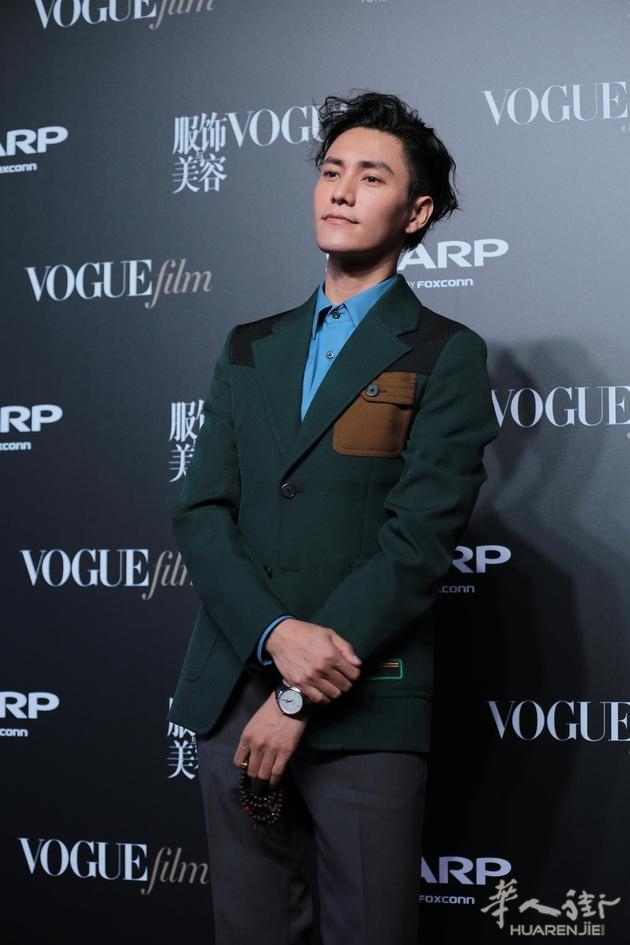 1344335101_0.jpg 你们的男神都来米兰啦,而且又帅出了新高度!!!