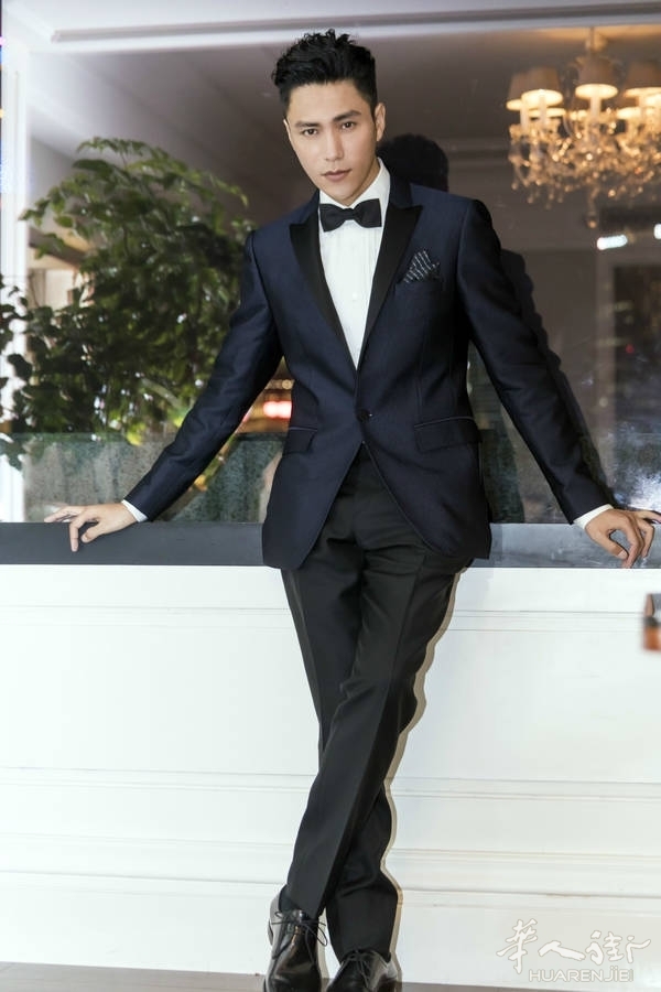 aa85528fe980d566a77bf78246ebdb38ab386c94_size1065_w2333_h3500.jpg 你们的男神都来米兰啦,而且又帅出了新高度!!!