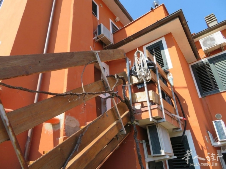 ditta dnetro abitazione.jpg 住家被改为工场被查封房东也被控