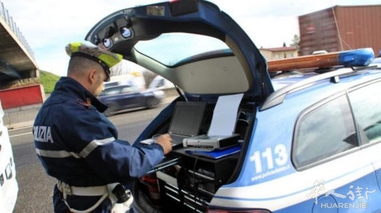 polizia-stradale-multa-alcol-etilometro-2.jpg 驾照早于2012年就被吊销却仍在驾车 华人被控