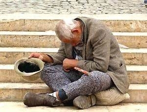 th.jpg 意大利25%的国民面临着贫困危险,一半南方人过着这样的生活... ... ...
