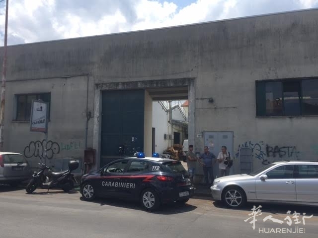 ditta accoltellamento via Pistoiese.jpg 普拉托华人街发生血案 一华人在工场里被刺伤后背