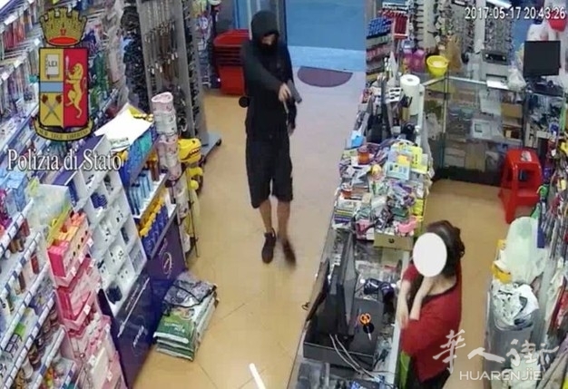 360se_picture (1).jpg (视图)米兰专门从事抢劫的4名少年团伙被抓获