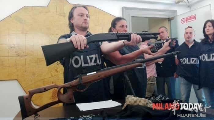 baby-gang-di-quarto-oggiaro-arresti-2.jpg (视图)米兰专门从事抢劫的4名少年团伙被抓获
