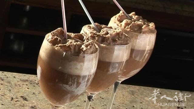Mocha_Cola_Float_Recipe_xcjsw.jpg 炎炎夏日最提神,冰冰咖啡是爱人!