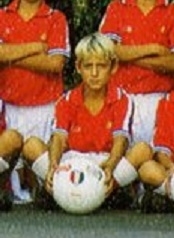 Francesco_Totti_Lodigiani.jpg 传奇落幕!意大利国民偶像托蒂宣布正式退役