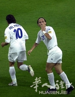 Totti_Euro_2000.jpg 传奇落幕!意大利国民偶像托蒂宣布正式退役