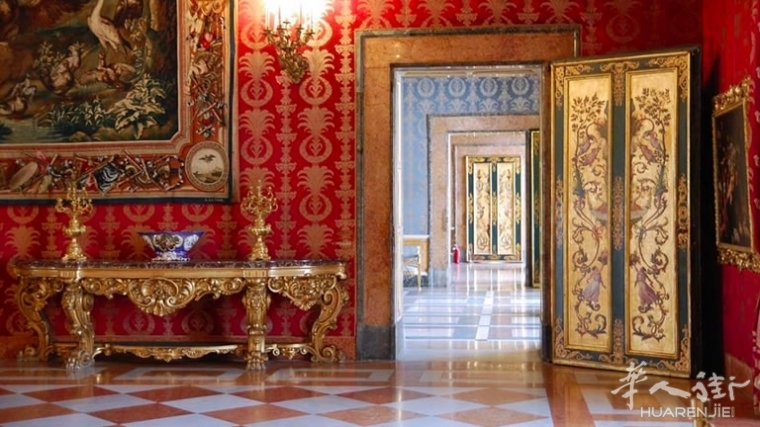 Le-Stanze-private-della-Regina-aperte-al-pubblico-al-Palazzo-Reale-di-Napoli.jpg 不可错过的十大那不勒斯景点