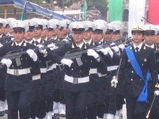22075560.jpg 扒一扒意大利混乱重复的警察系统