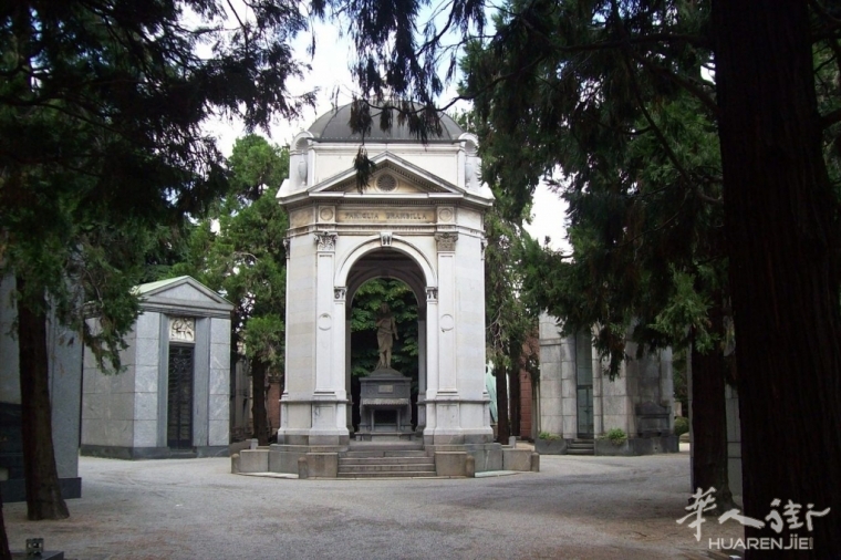 1280px-Cimitero_monumentale_milano_04.jpg 你对米兰华人街边上的纪念公墓了解多少?