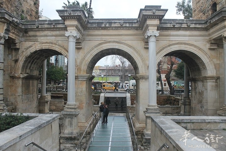 1330279f24d489.jpg_r_720x480x95_e6a7f4cd.jpg 古罗马人物——怎么爱你都不够的断背贤帝哈德良