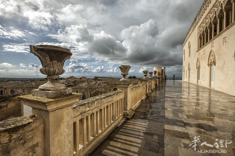 Castello-Donnafugata-Ragusa.jpg 怎么会那么好喝!西西里的Ben Ryé甜酒