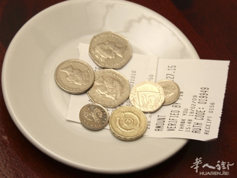 restaurant-tip-REX.jpg 世界小费不成文的规定,咱们到底给是不给?