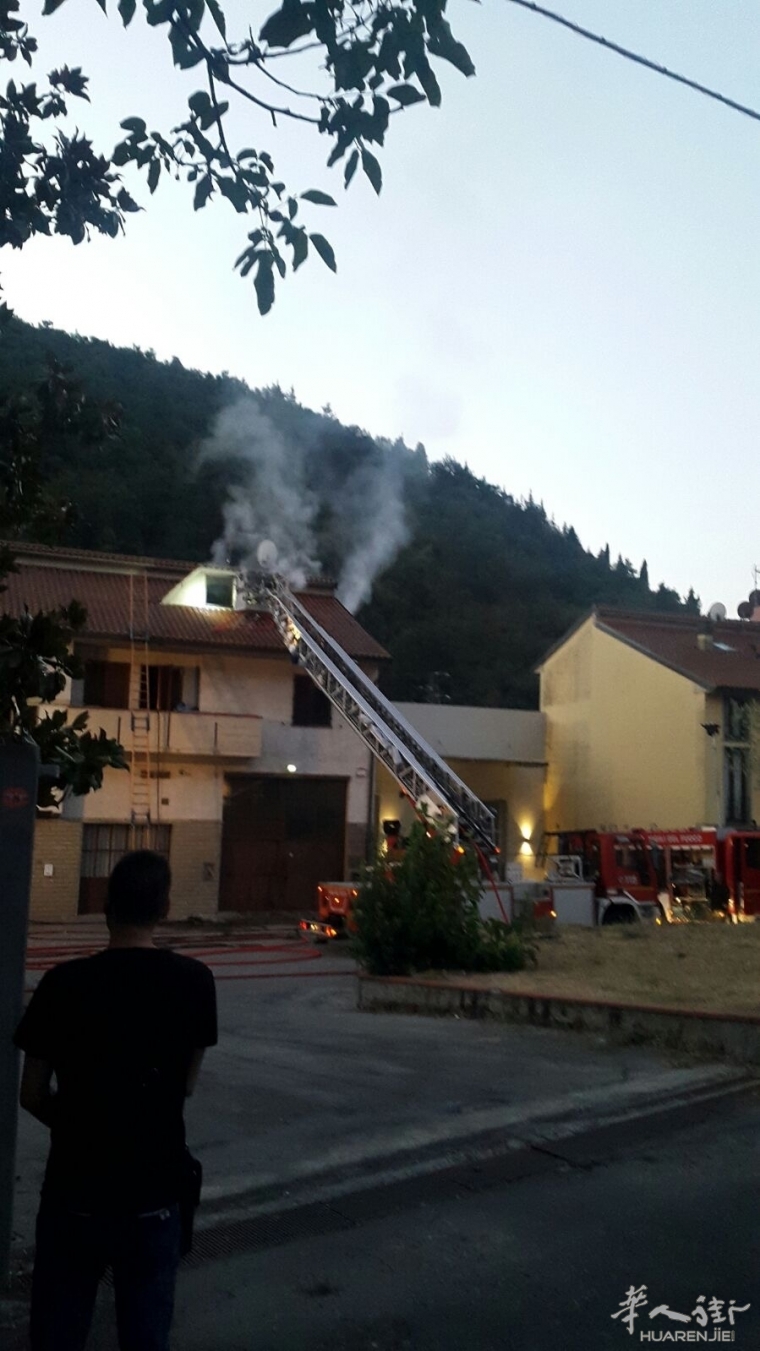 incendio-appartamento-vaiano-la-tignamica-due-morti59.jpg 普拉托一栋房子起火2名华人死亡14岁少年获救