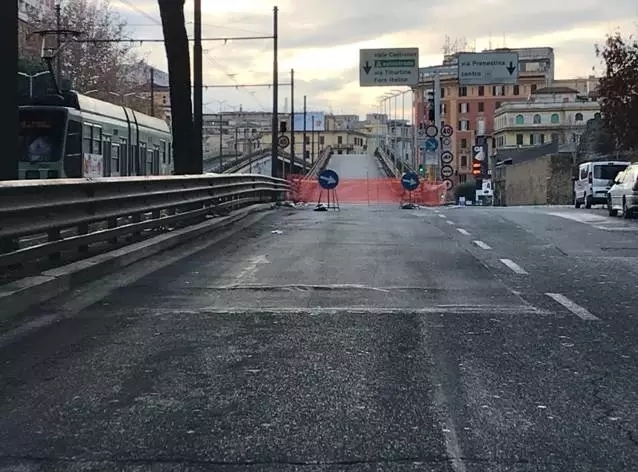 640.webp (6).jpg 罗马遭遇"史诗级堵车": 100米堵1小时, 明早恐还将继续! ...