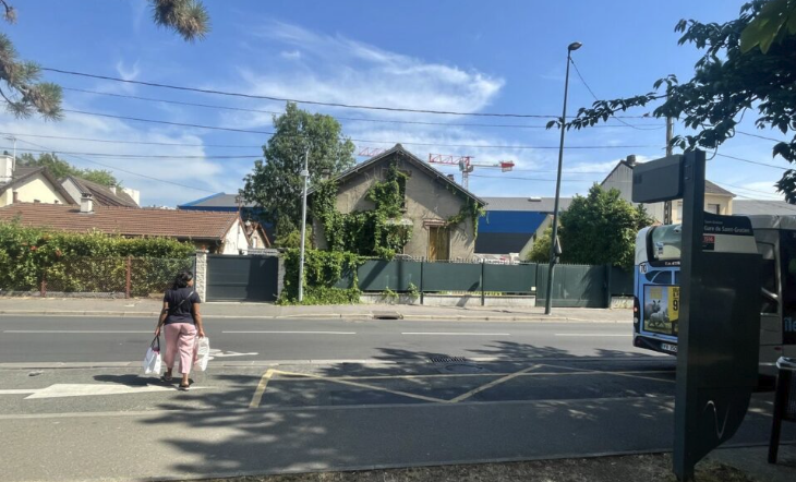 法国高温酿悲剧：3岁男童被困车内身亡，父母家门口发现时已无生命迹象