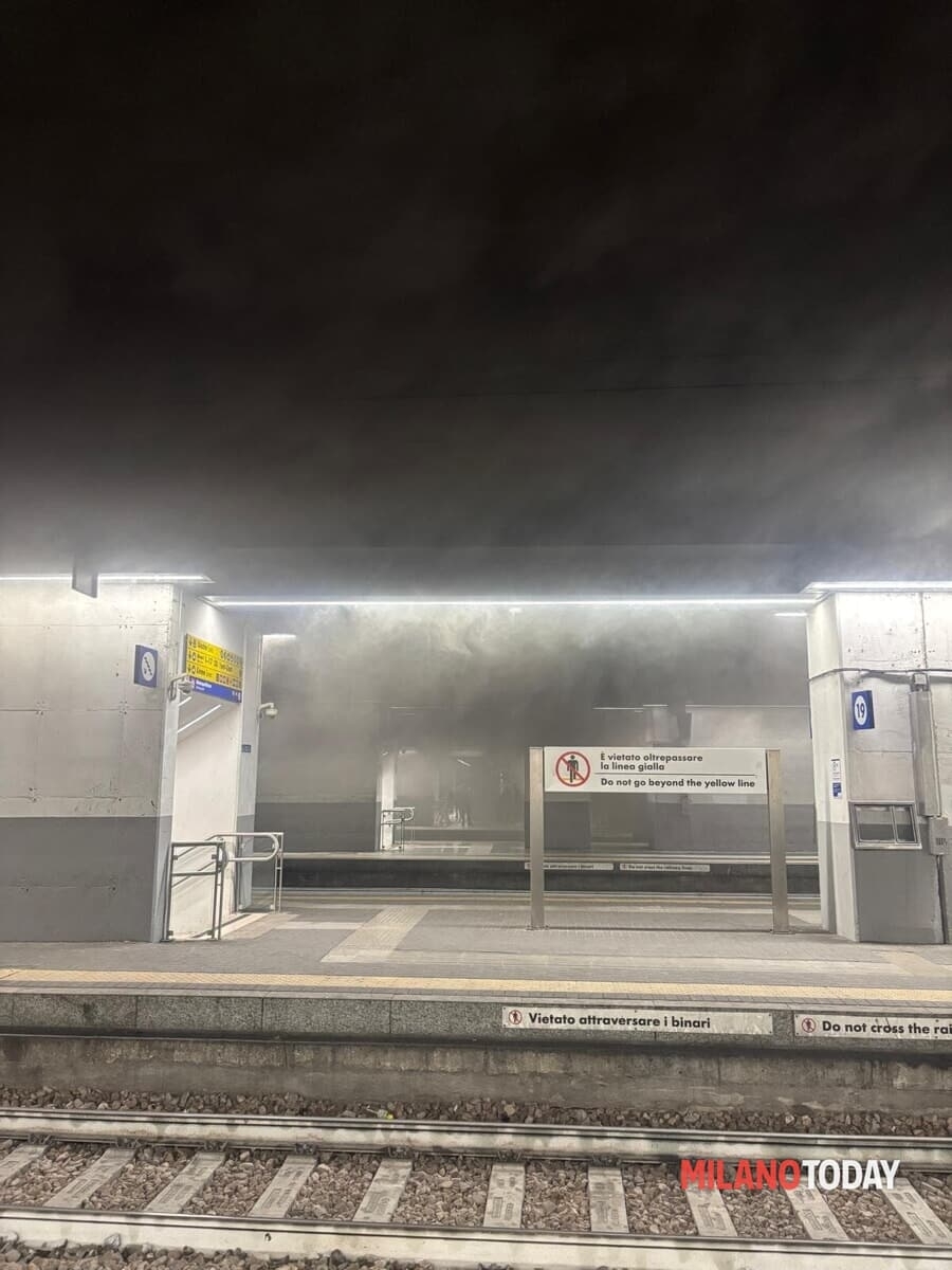 Incendio al binario 20 in stazione Garibaldi - Foto Gemme (4).jpg