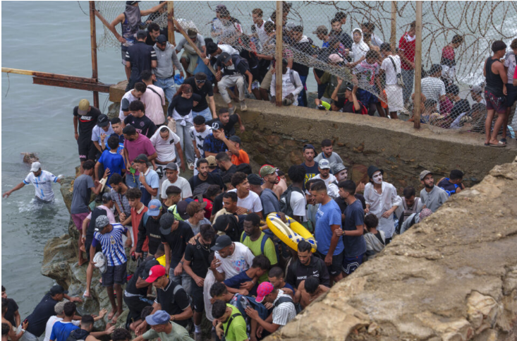 西班牙休达爆发空前移民危机：约6万人越境、至少34人死亡，法国加强边境检查