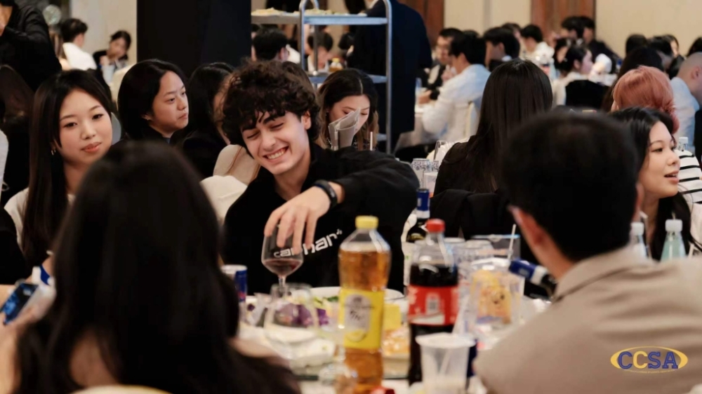 05_晚会餐桌.jpg