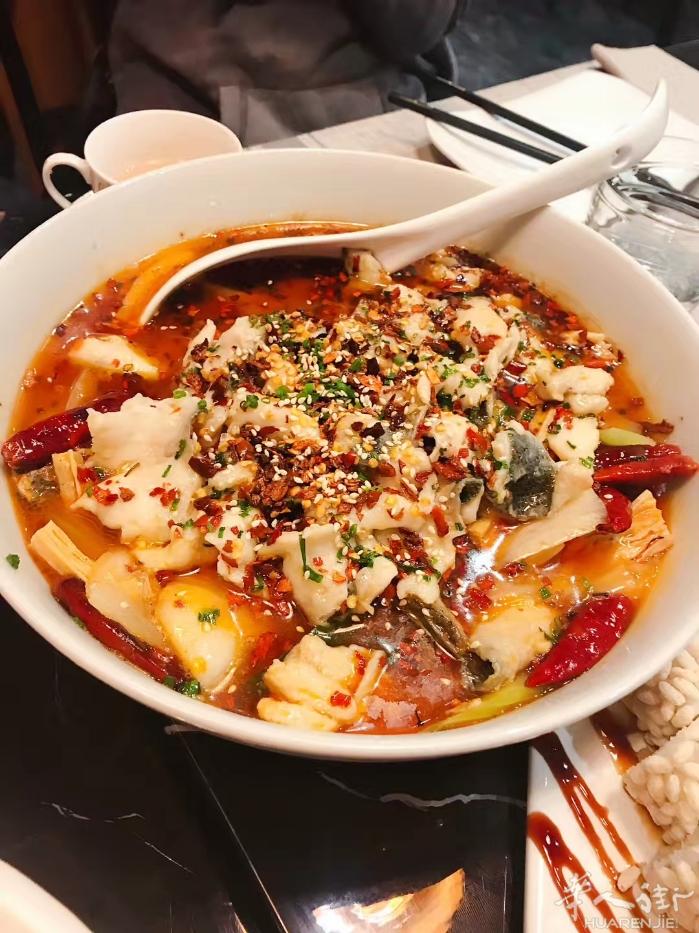 VERONA 市中心新开中日点餐，感兴趣的朋友可以来试试 地址 via roma 13/a 电话0458002053