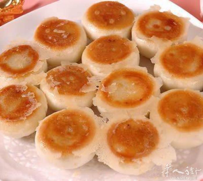 小馆位于巴黎五区卢森堡公园旁边，量足，价格便宜，干净卫生，服务热情，面对顾客开放