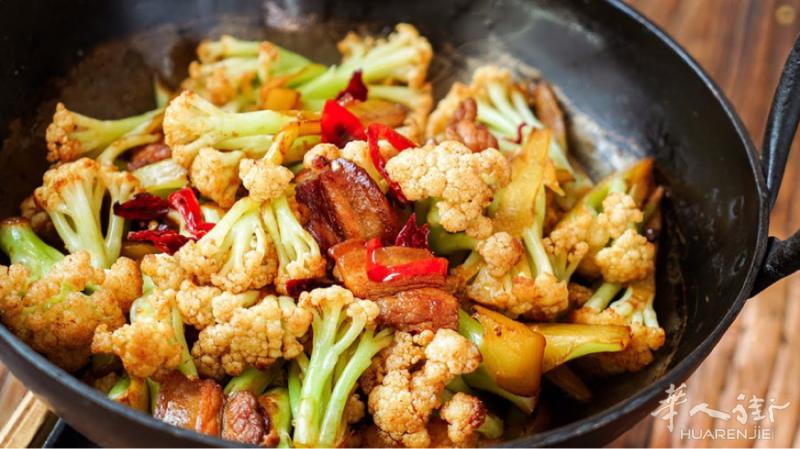 市中心佳佳大排档，正式开启外卖服务。可拨打电话订餐