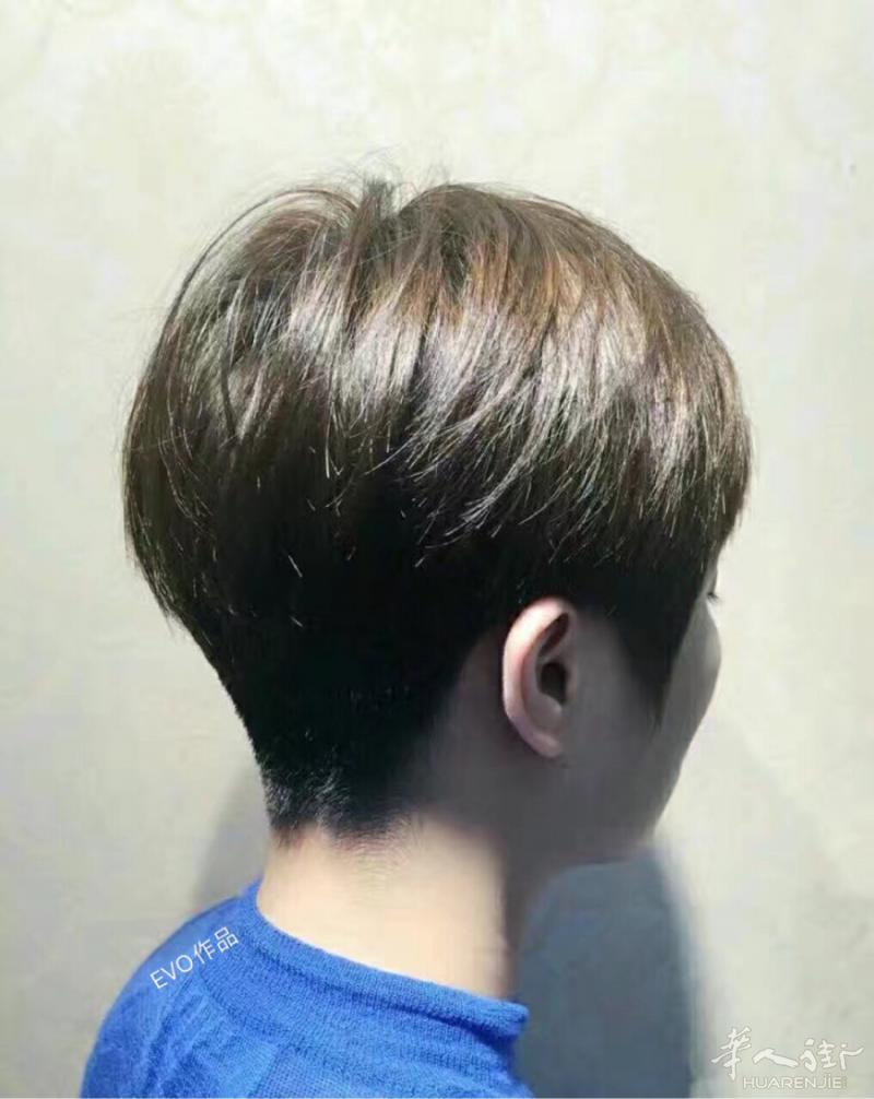 巴黎十区美发工作室。