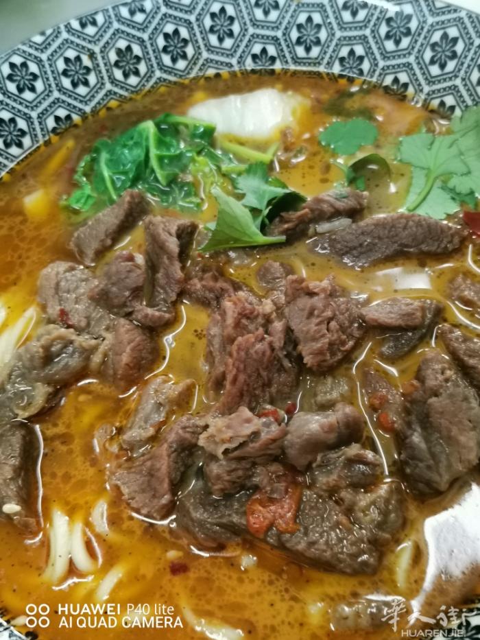 懒人烧，火锅店，主食，烧烤，面条，凉皮，口水鸡，拍黄瓜，凉皮鸡爪，多是本店招