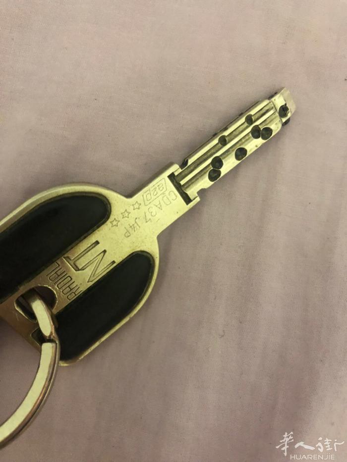 专业开锁 换锁 修理锁 开旅行箱锁 安装门窗安全闩 组装家具