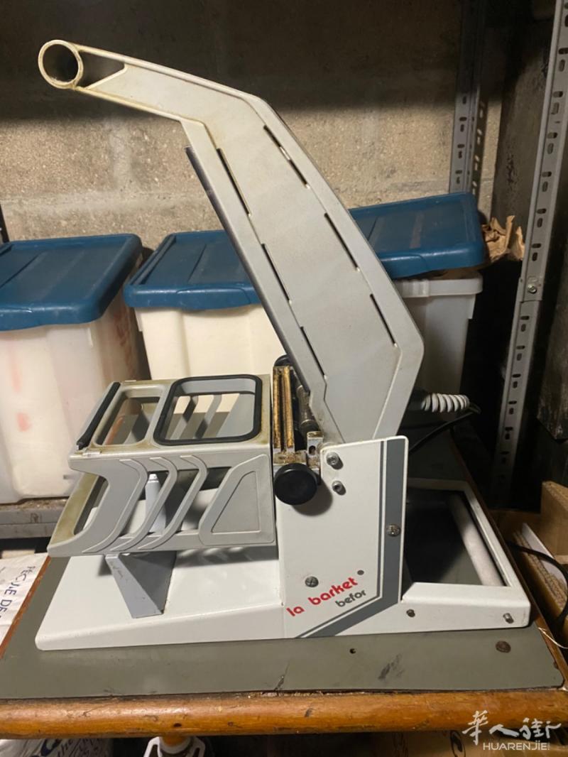 出售外卖店专用打包机。二手，白菜价，300 €，92区自取