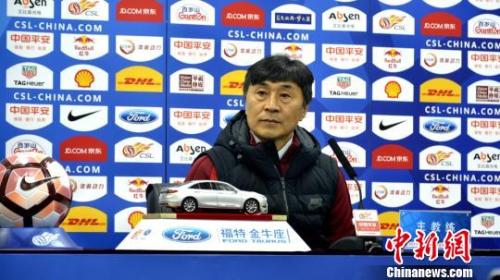 资料图:贾秀全坚持使用年轻球员。蔡志坚 摄 中超近半程再看U23新政:谁积极响应?谁初露峥嵘?