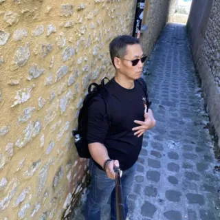 爱是相互之间的搀扶